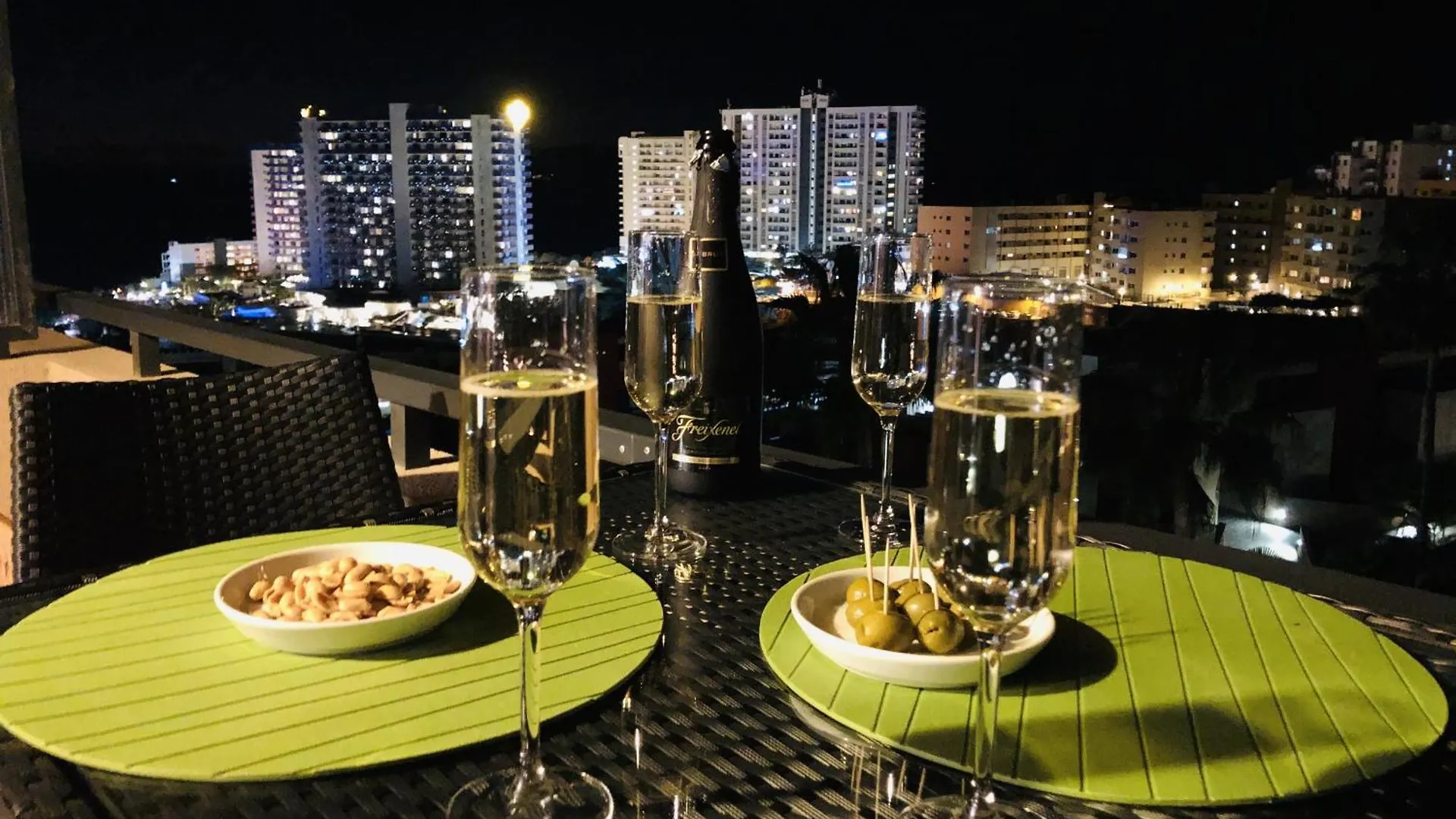 Paraiso Amazing And Sea View 플라야 파라이소 0*,  스페인